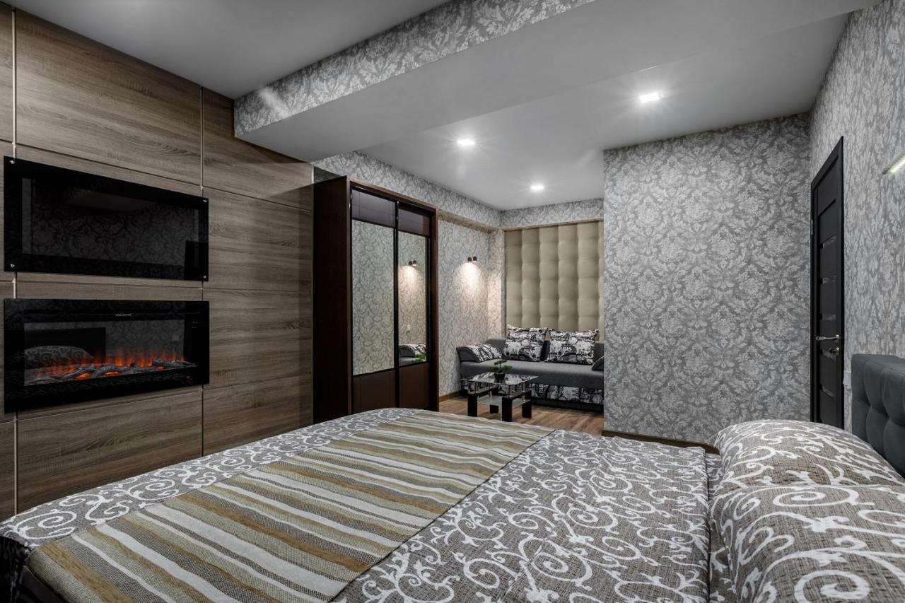Apartment In The Center! Panoramic Windows! Fireplace! คีชีเนา ภายนอก รูปภาพ