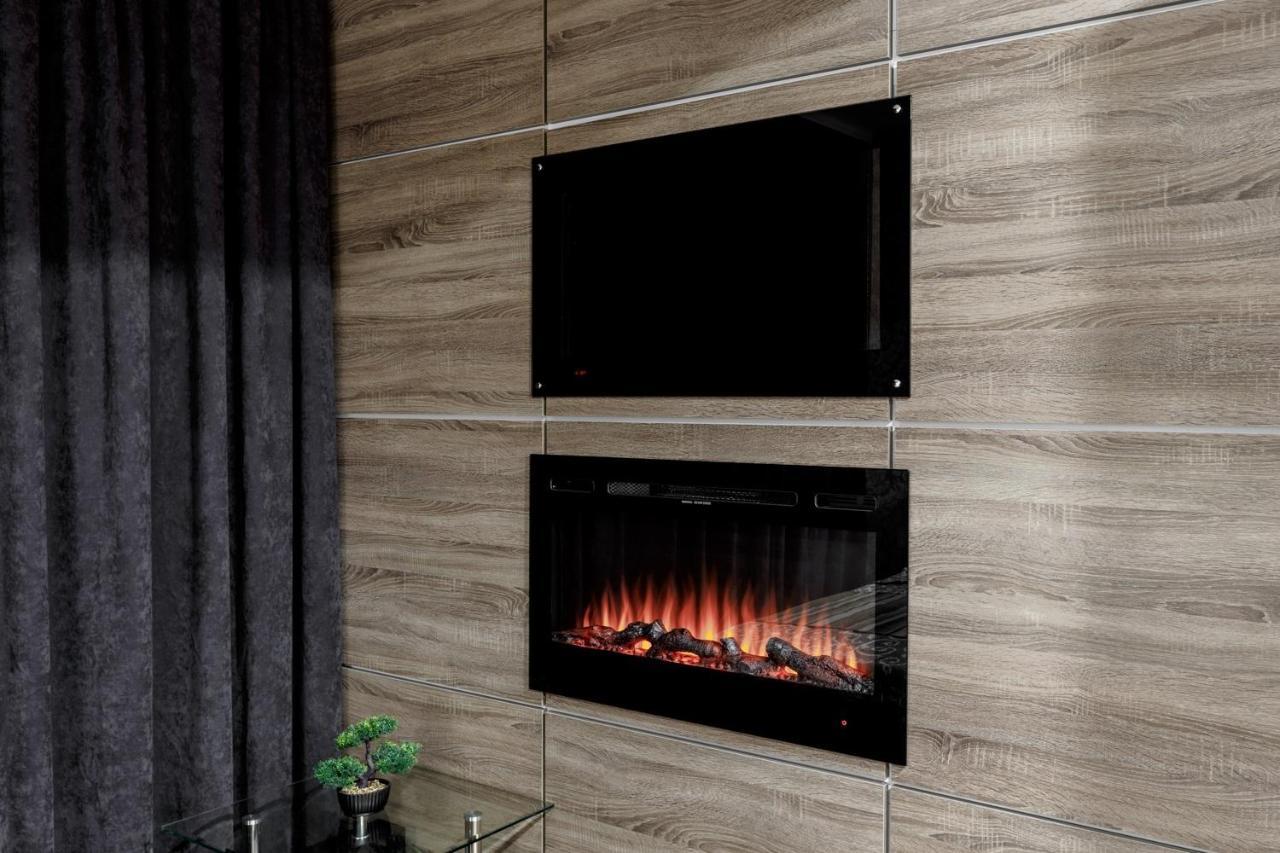 Apartment In The Center! Panoramic Windows! Fireplace! คีชีเนา ภายนอก รูปภาพ